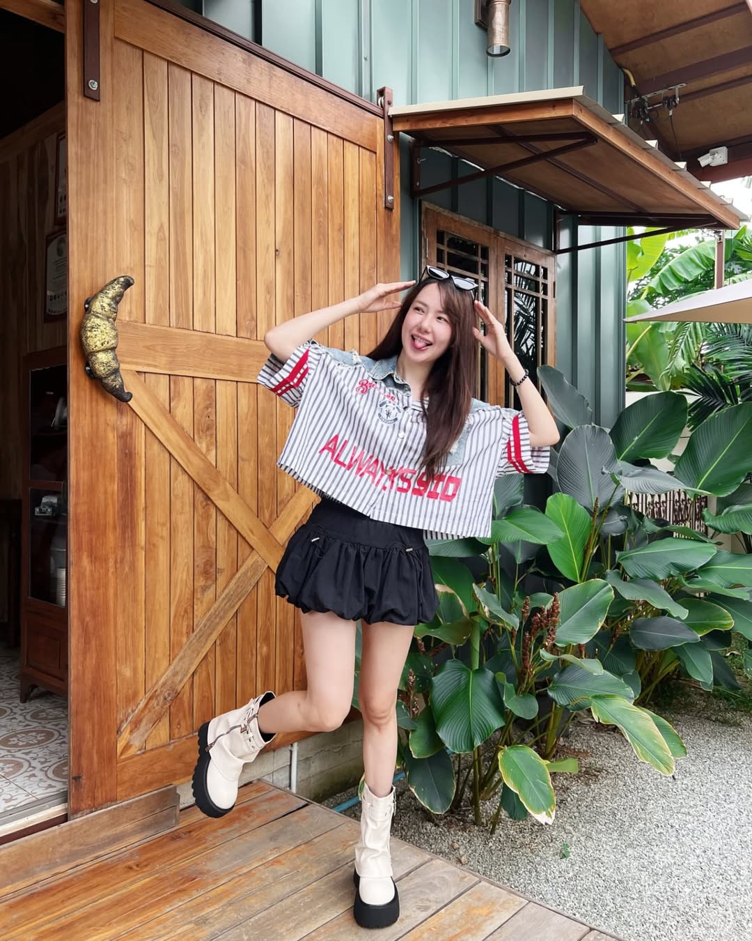 เชอรีน ณัฐจารี น้องสาวนิชคุณ 2PM ในชุดทูพีซ