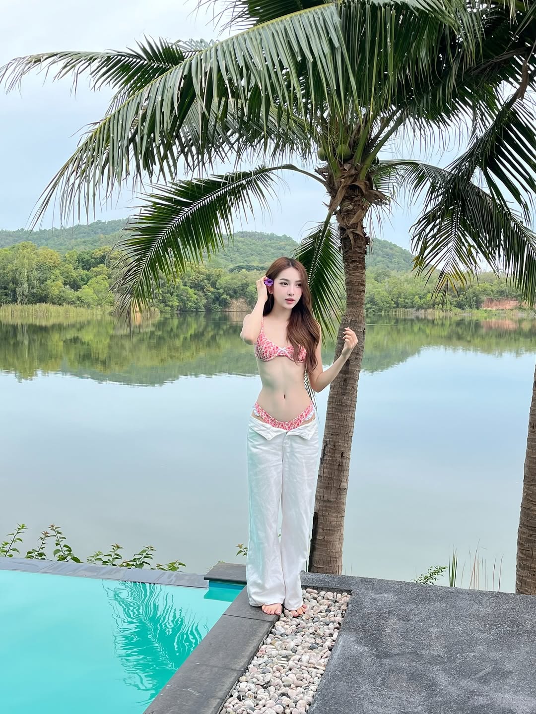 เอ็มม่า มาร์ตินี่ นางงามดีกรีนักร้องเกิร์ลกรุ๊ป O'Daisy