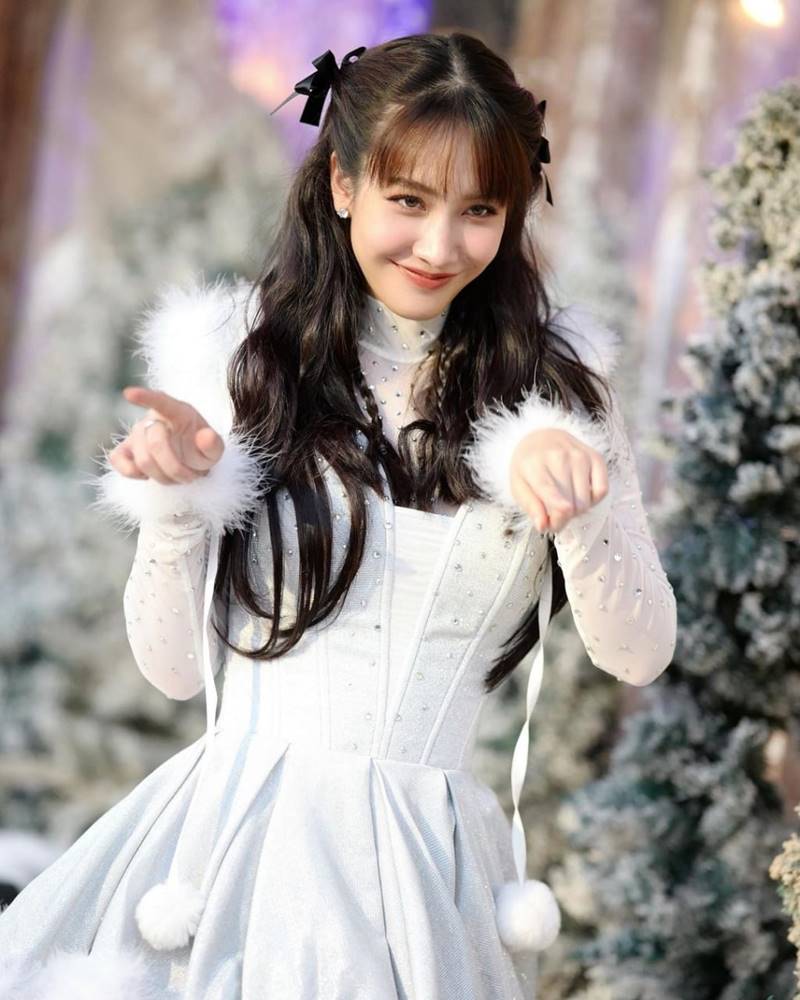 มิน พีชญา