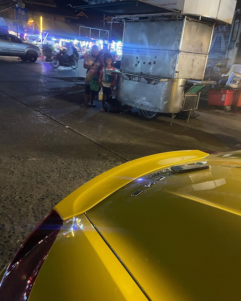 นารา เครปกะเทย