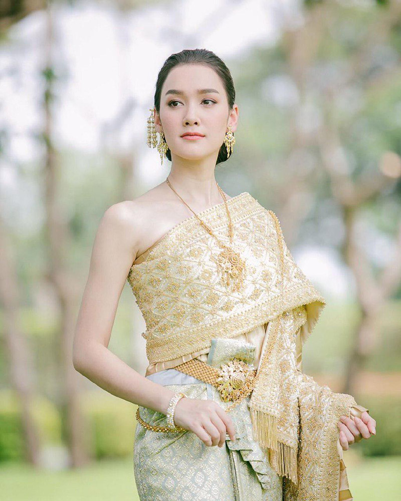 ดาราใส่ชุดไทย