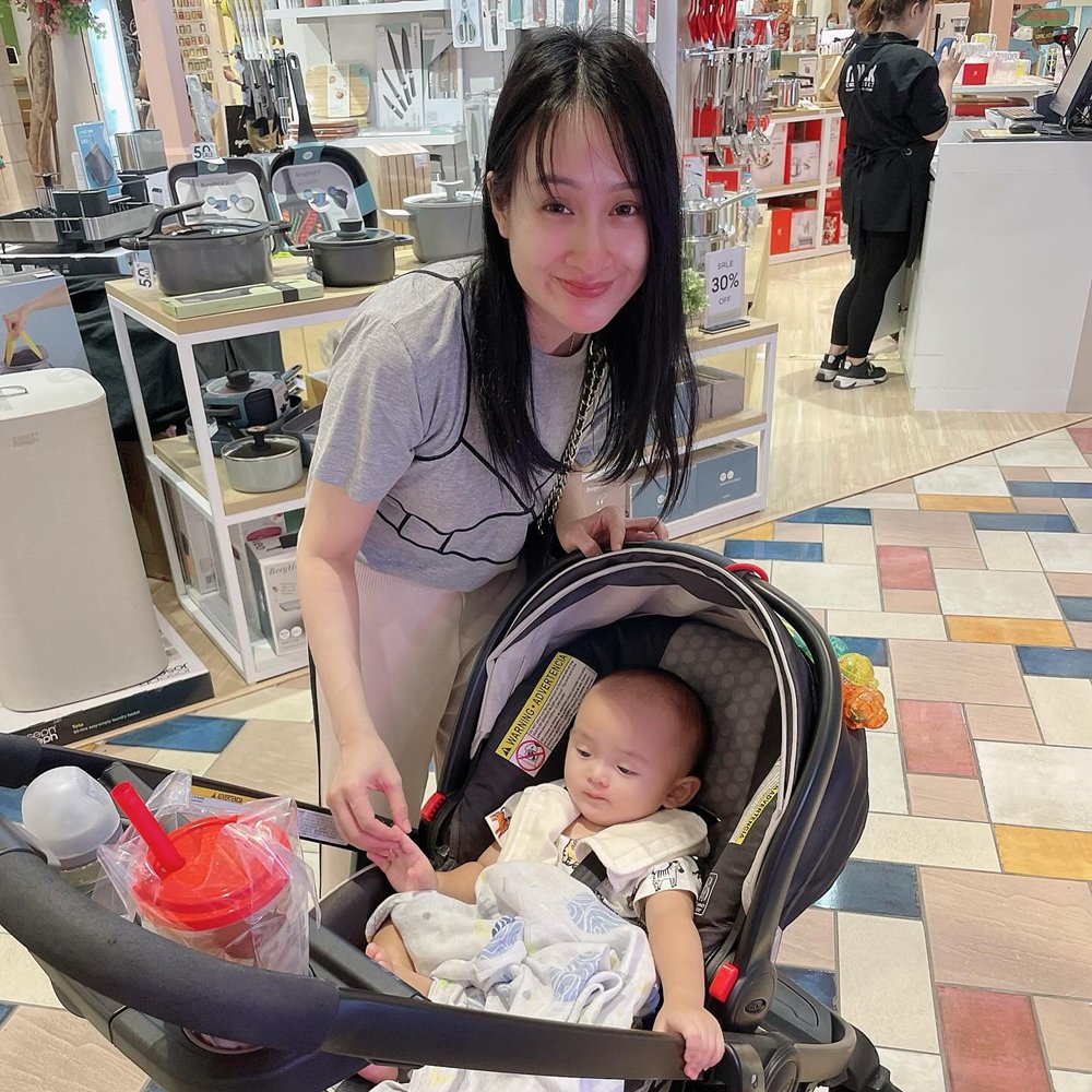 พลอย ลิตเติ้ลวอยซ์ นักร้องสาวเสียงเล็ก ๆ ล่าสุด เป็นคุณแม่แล้ว