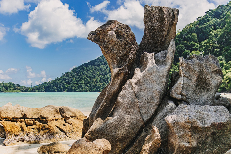 หินแม่ไก่