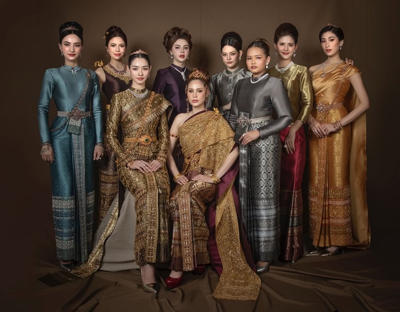 ดาราชุดไทย