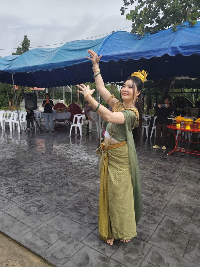 ลิลลี่ เหงียน รำฟาด หมอเขมร