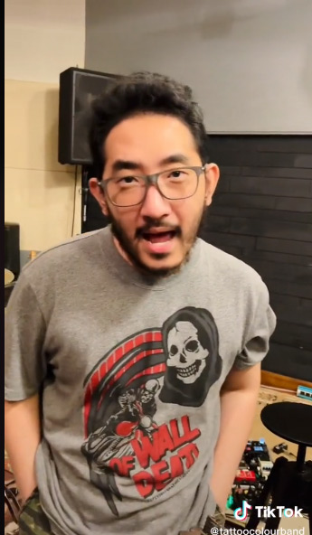 แทททู คัลเลอร์ ทวงท่อนฮุคเพลง ฟ้า