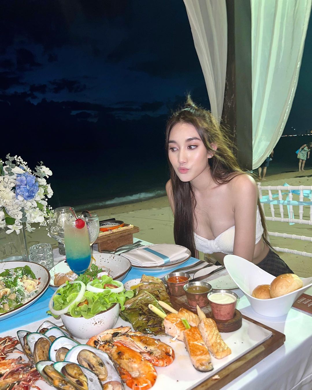 เบส รักษ์วนีย์