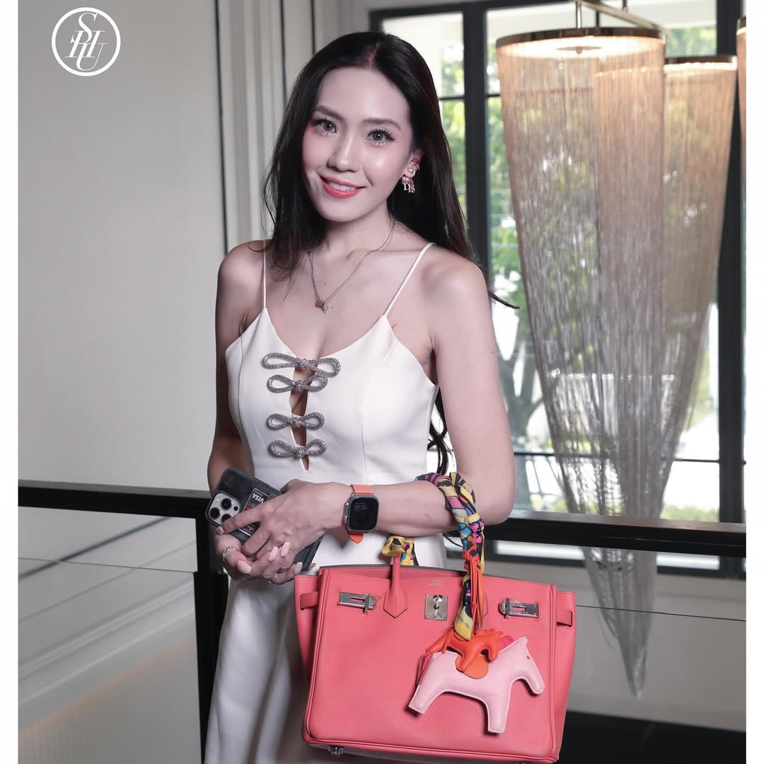 บอลลูน พินทุ์สุดา แต่งเซ็กซี่ ธีมทหารหญิง