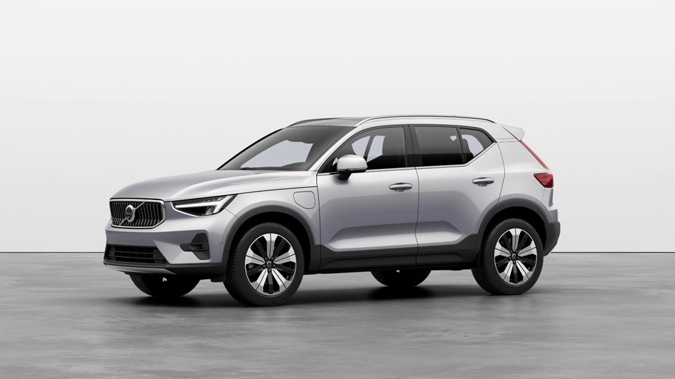 Volvo hybrid 2024 xc40 price