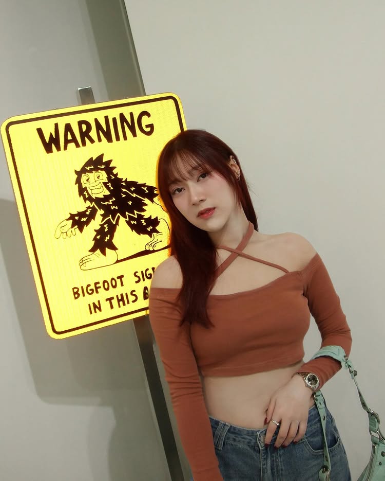 พลอย พลอยสุรีย์ ไอดอลสาวสุดฮอต