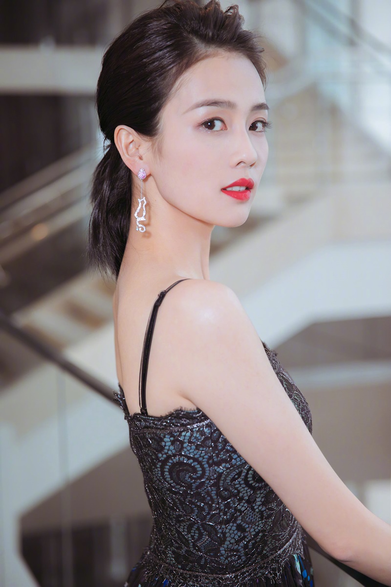 ไป๋ลู่ Bai Lu 白鹿