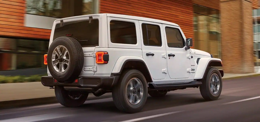 Jeep Wrangler High Tide 2022 ราคาเริ่ม 1.6 ล้านบาท รถยนต์ Suv รุ่นพิเศษ 