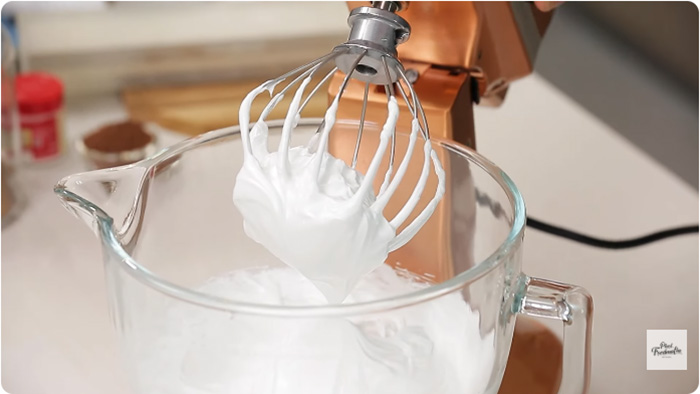 ครันชี่ช็อกโกแลตพัฟโลวา เค้กช็อกโกแลต สูตรขนม