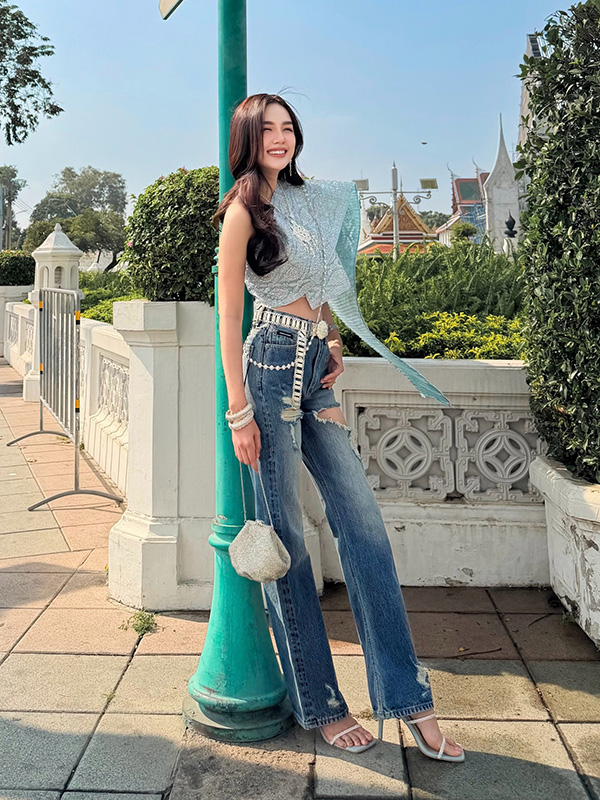 สไบกับกางเกงยีนส์