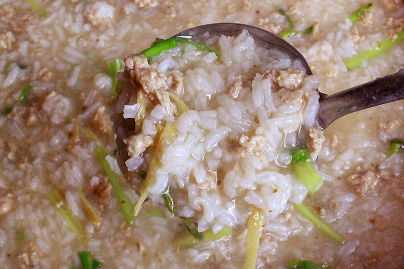 ข้าวต้มหมูสับทรงเครื่อง