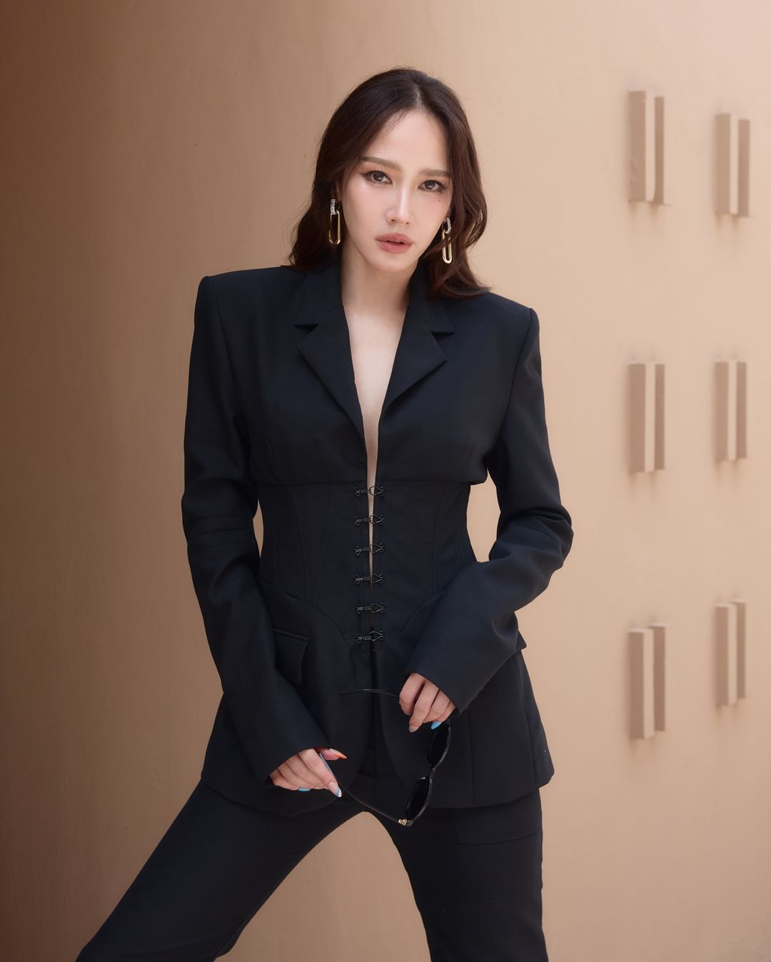 :อั้ม พัชราภา , ไฮโซนิน