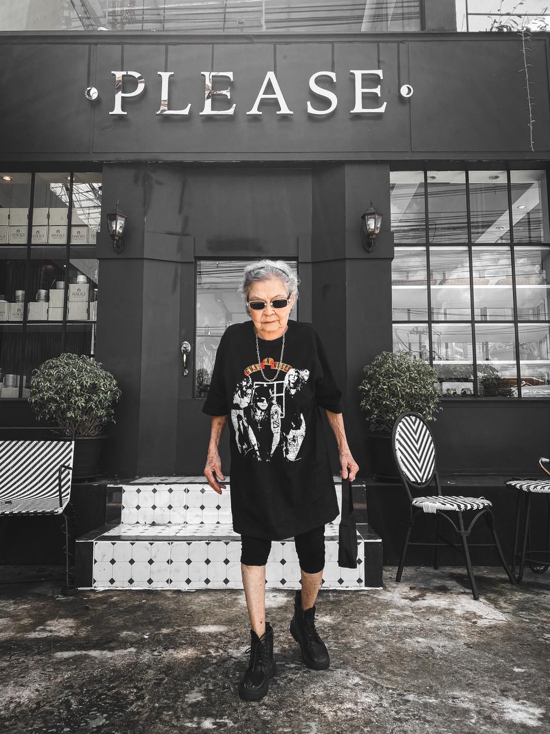 คุณยายหงส์ทอง