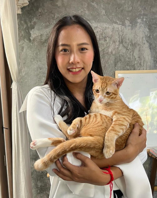 ไอซ์ รักชนก ประวัติ