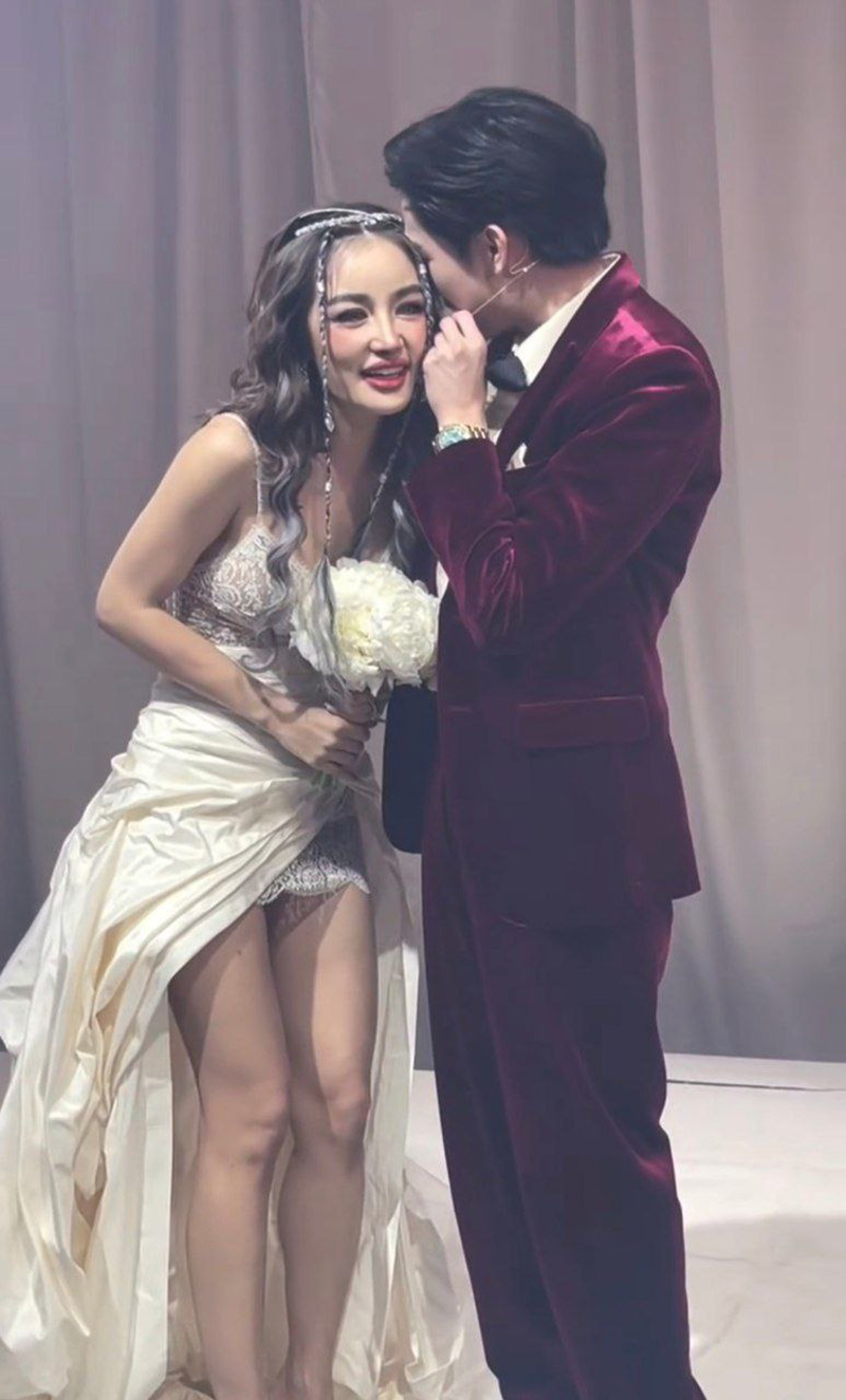 โตชิ ทำเซอร์ไพรส์ คุกเข่าขอ กระแต อาร์สยาม แต่งงาน