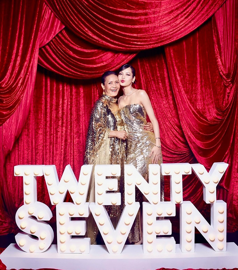 แม่ลิซ่า อวดภาพคู่สุดอบอุ่นเผยรอยยิ้มสดใส สวัสดีปีใหม่ 2568 