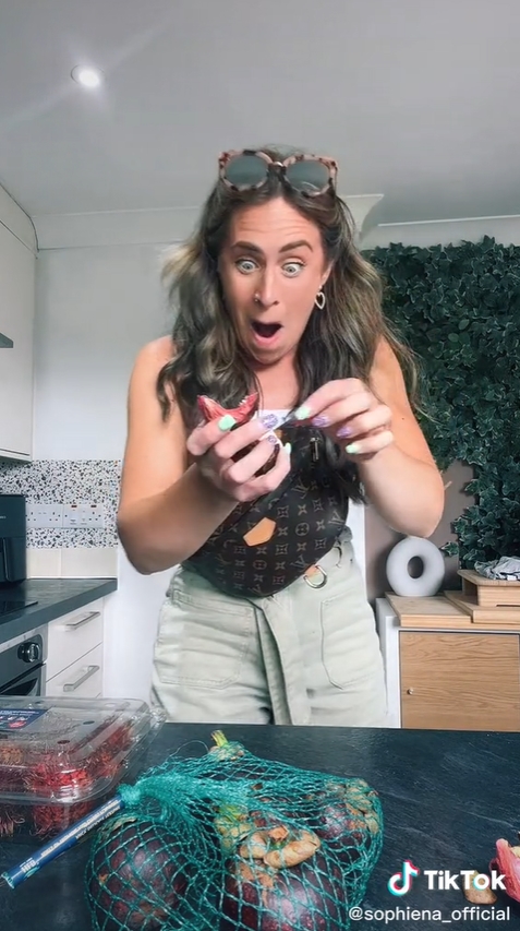 ฝรั่งกินมังคุดครั้งแรก