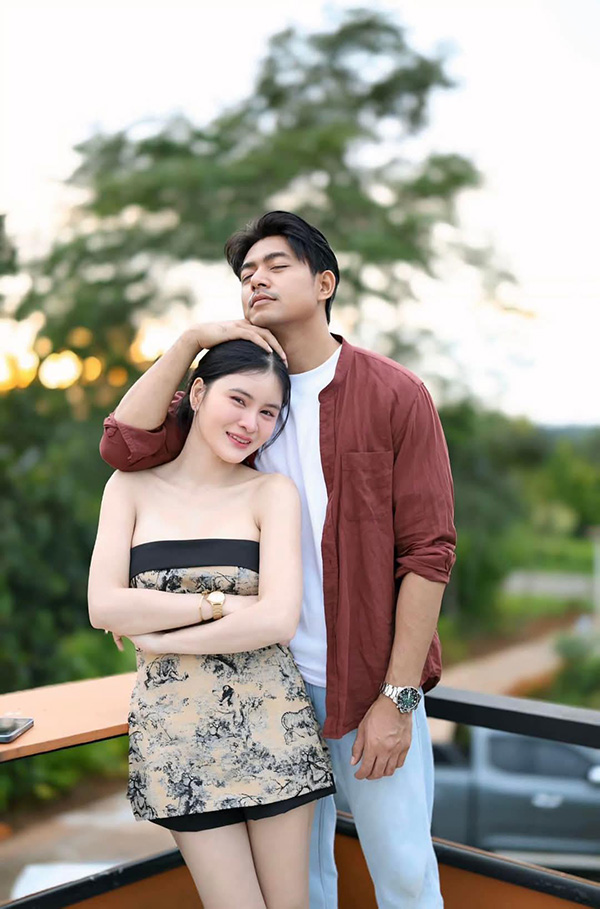 เอ๋ มิรา ชลวิรัล