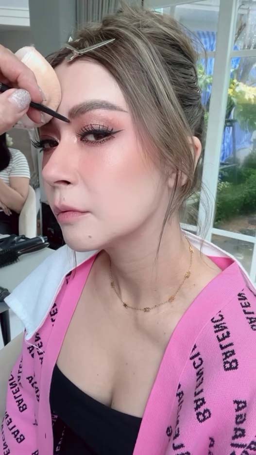 เอมี่ กลิ่นประทุม