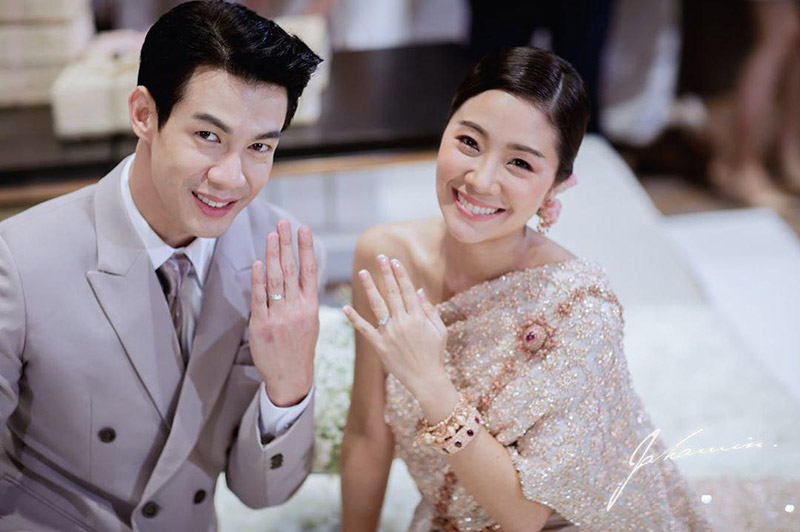 แหวนหมั้น แหวนแต่งงาน
