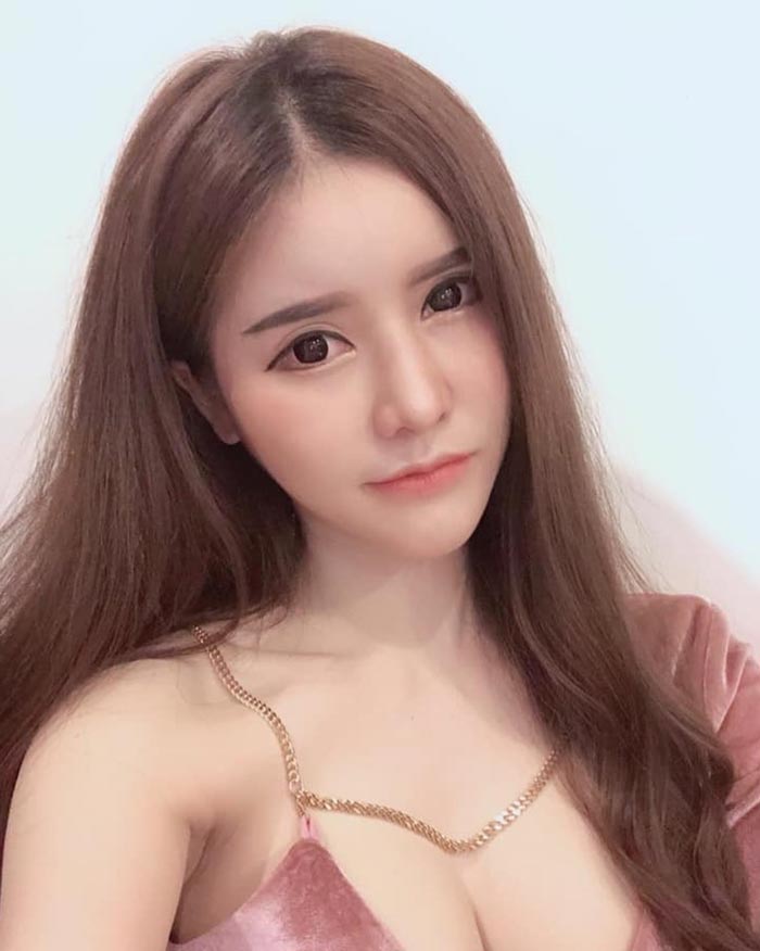 ครูบลู จิรารัตน์