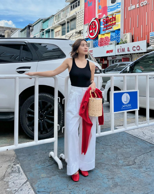 แตน Wear to Work Style แต่งตัวไปสยาม