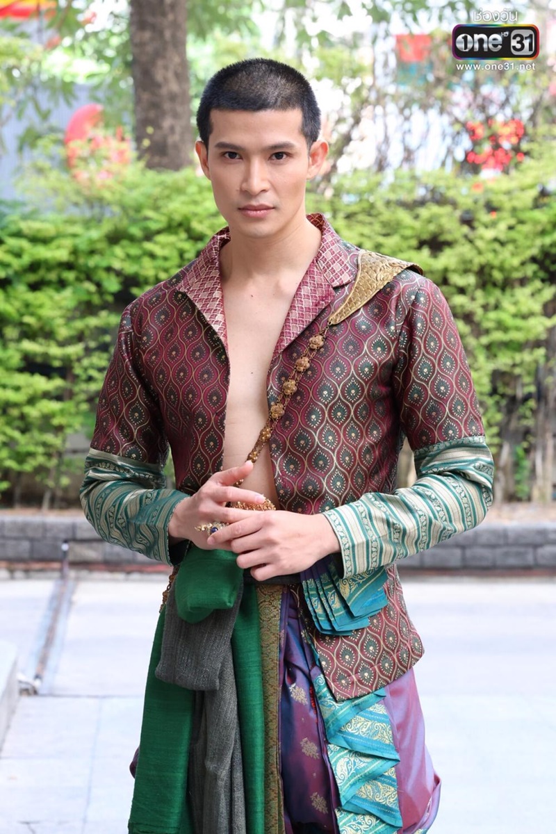 ผาแดงนางไอ่ ตัวละคร