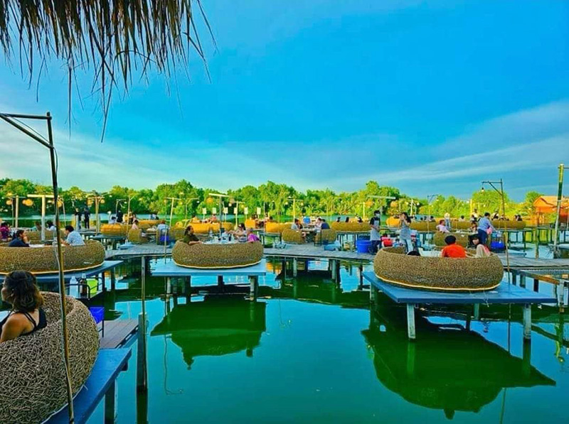 บรรยากาศร้าน Beachy Cafe