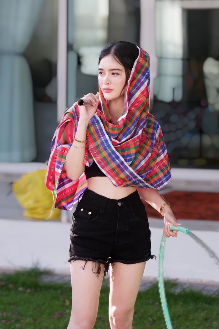 เอ๋ มิรา