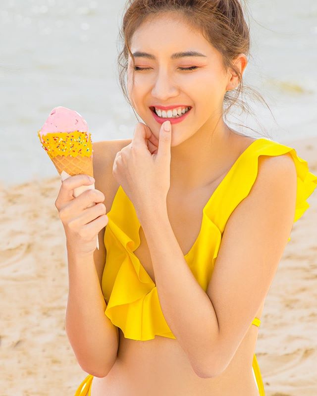 ชมพู่ ศศิ