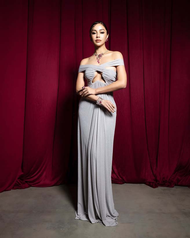 ซูริ ซูซานน่า นางงามสุดฮอต ที่กำลังเป็นข่าว ล่าสุด ฟาดบิกินี่ฉ่ำ ๆ