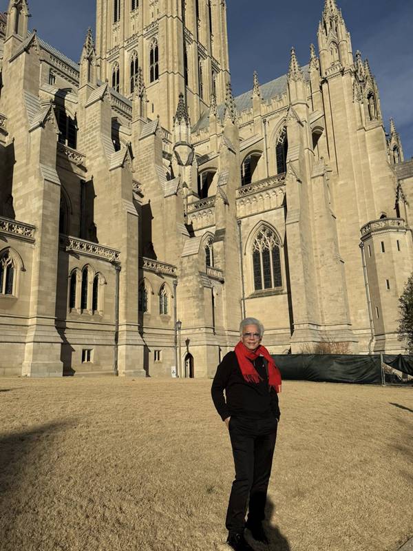 สุรชัย สมบัติเจริญ