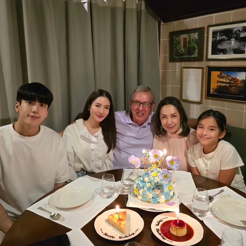 แอฟ ทักษอร - นนกุล ชานน - น้องปีใหม่