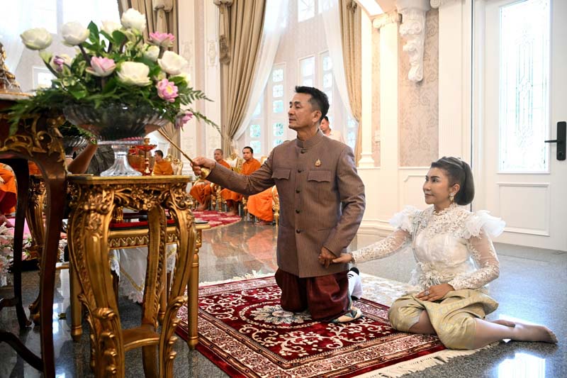 เปิดภาพบ้านหมอชลน่าน ศรีแก้ว หัวหน้าพรรคเพื่อไทย สวยอลังการ 