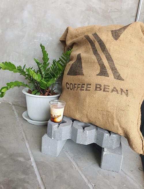 ร้านกาแฟสายไหม