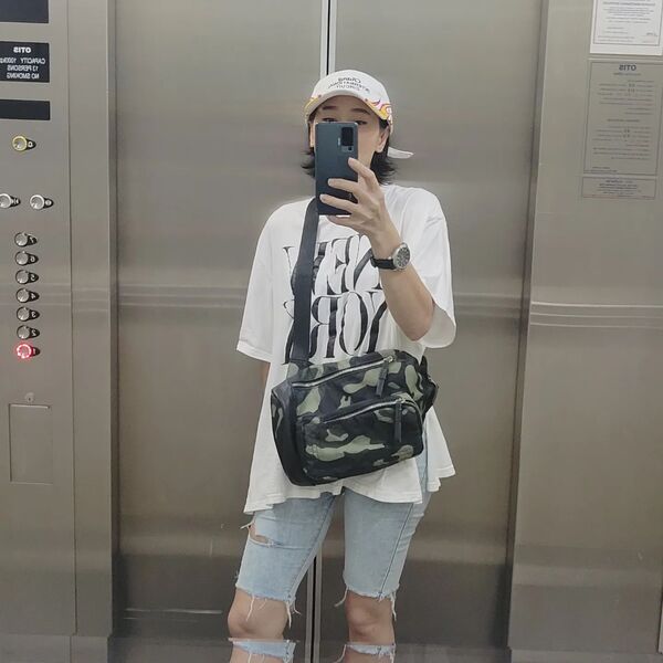 กุ้งพลอยยกมือไหว้