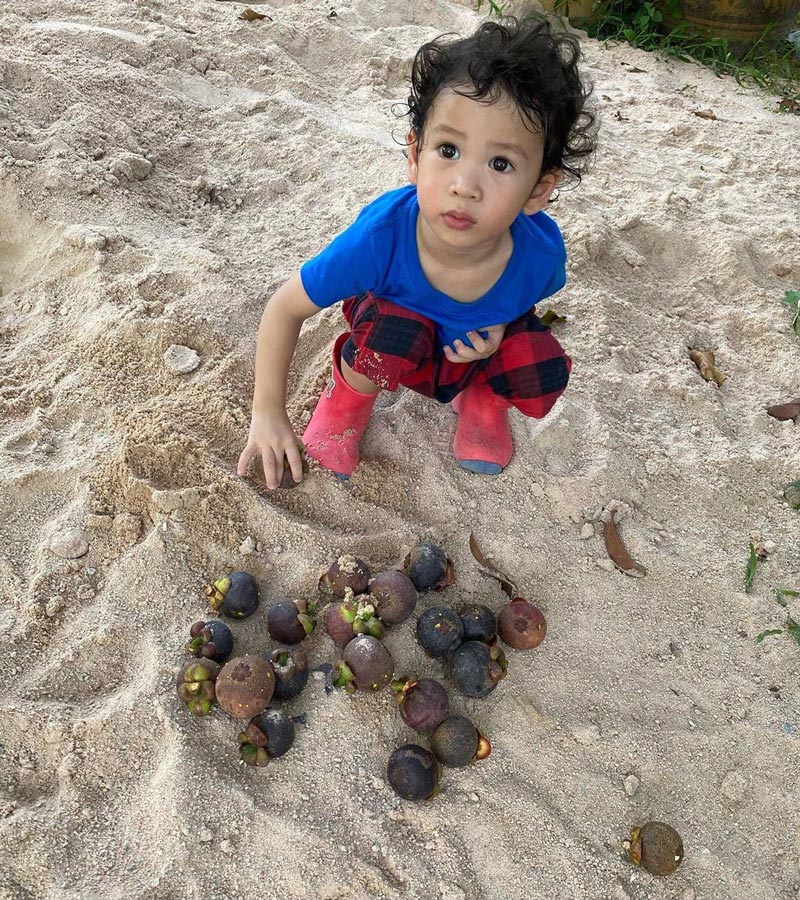 น้องโพธิ์ ลูกชาย ชาคริต