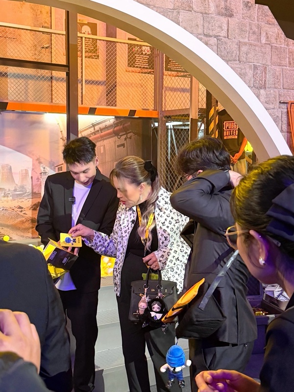 ทูลกระหม่อมฯ ทรงโพสต์พระรูปคู่ แบมแบม GOT7 