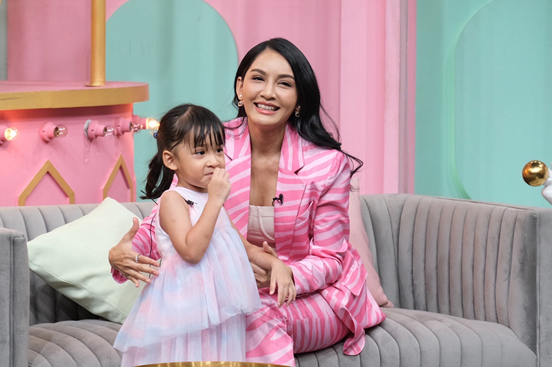 ครูก้อย