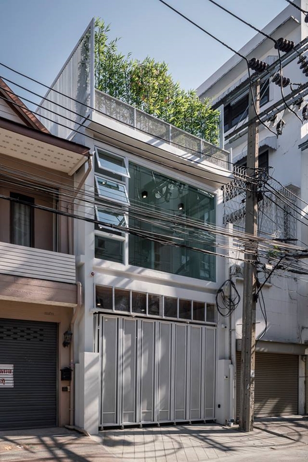 รีโนเวททาวน์เฮ้าส์ 3 ชั้นหลังเก่า แปลงโฉมครั้งใหญ่ เปลี่ยนลุคใหม่เพื่อ ...
