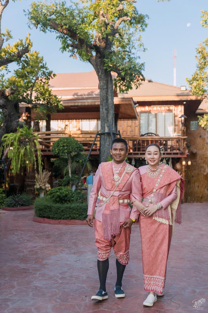 บ้านเรือนไทย บัวขาว บัญชาเมฆ