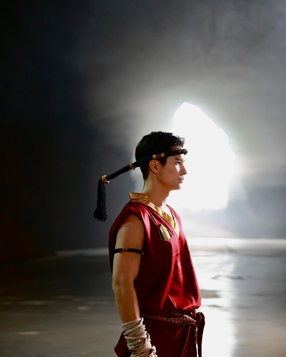 ไมค์ ภัทรเดช สร้างชื่อในจีน โชว์มวยไทยบินได้ ต่อสู้ด้วยดาบไฟ