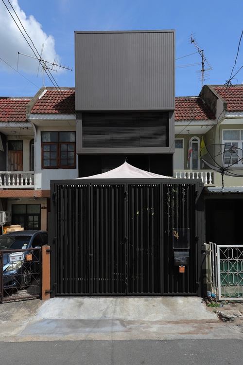 รีโนเวททาวน์เฮ้าส์ 2 ชั้น สร้างความทรงจำใหม่ให้บ้านเก่า