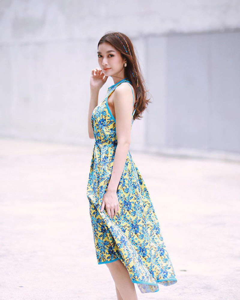 แฟชั่นชุดสีฟ้า