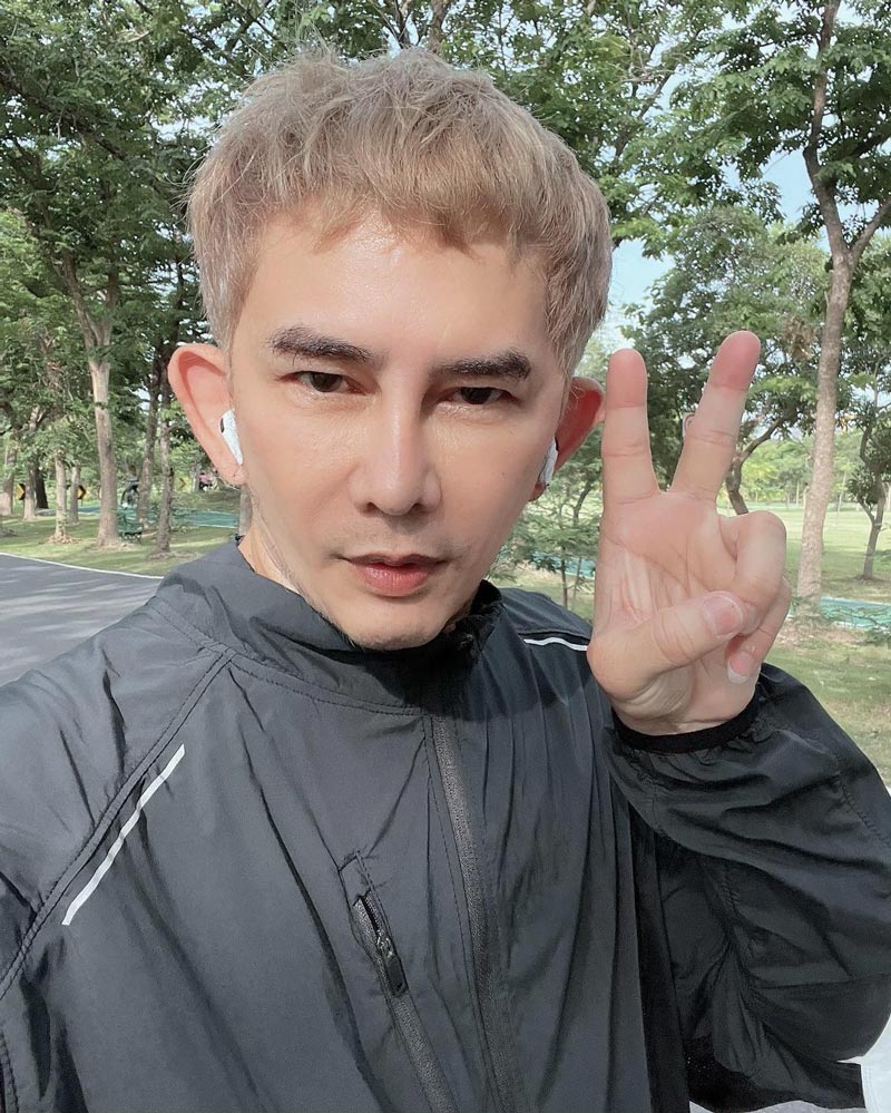 พชร์ อานนท์