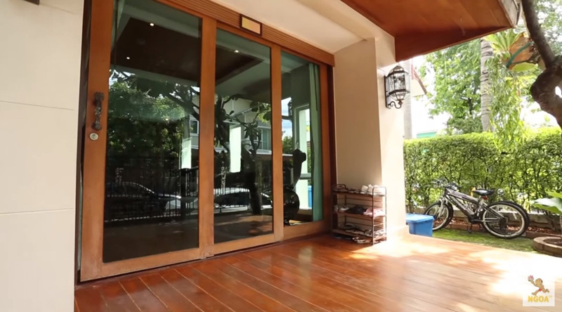 บ้านเจนนิเฟอร์ คิ้ม